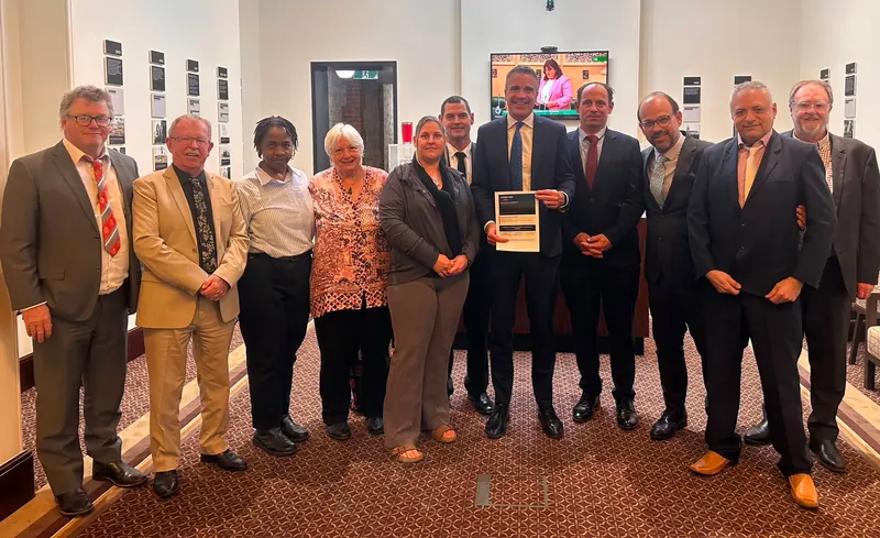Coober Pedy Together delegation with Premier Peter Malinauskas during its Adelaide visit.